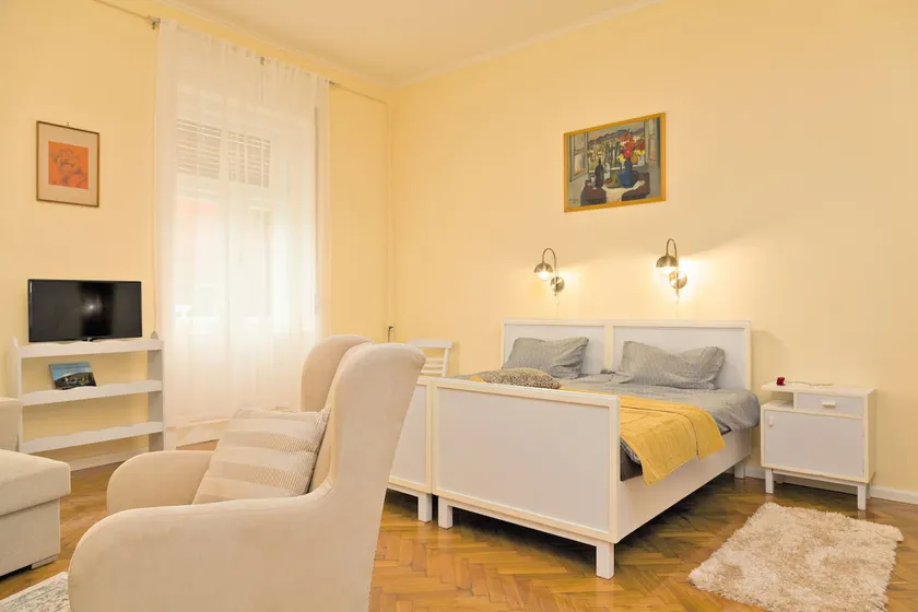 Kurucz Apartman - classy house - Image 1