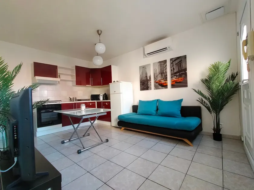 Independent apartment – Toulon – Les Routes - Image 1