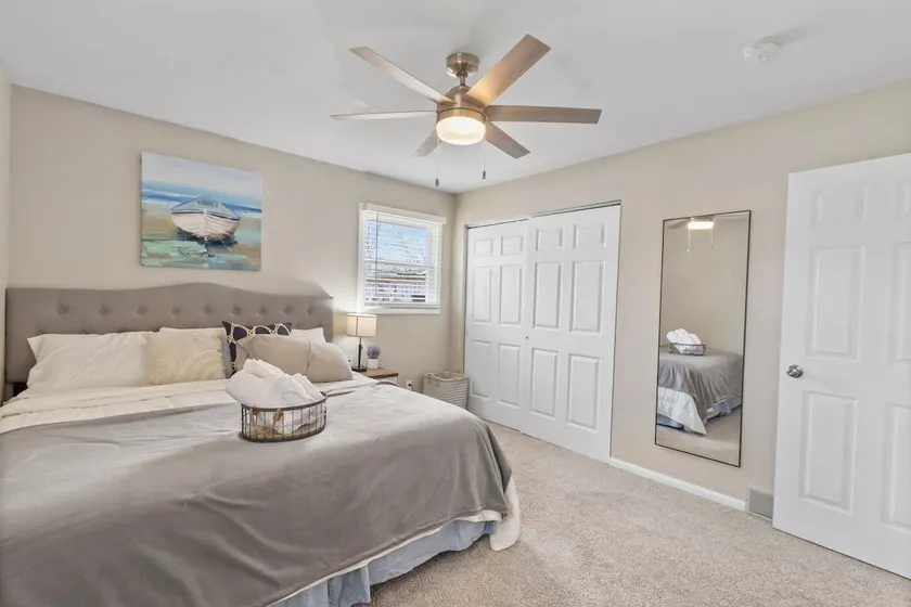 Glendale Riverfront Townhouse | 10M To Downtown - Image 1