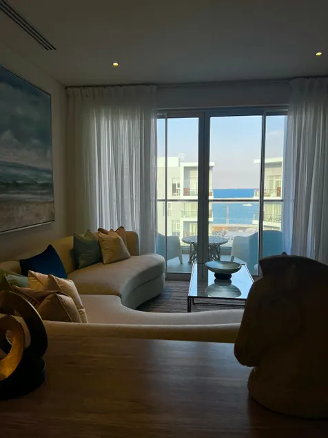Unique & Elegant Penthouse ~ Sea & Pool View - Image 1
