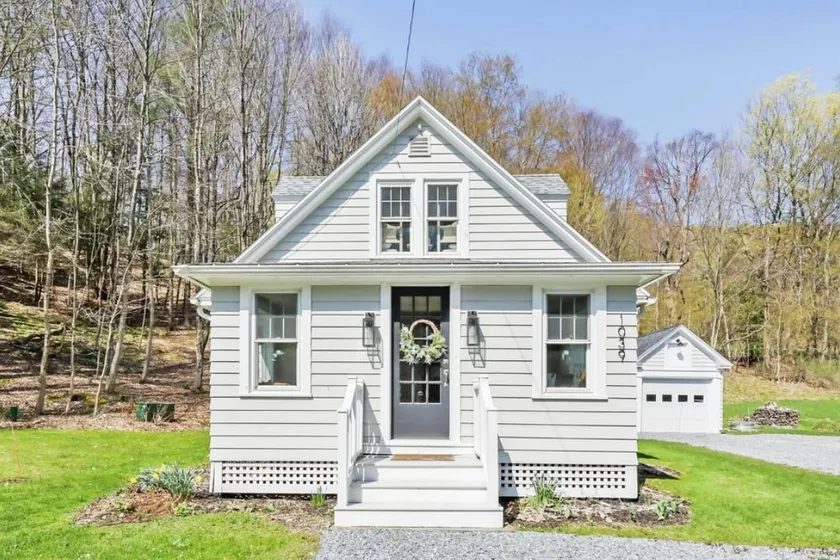 Cozy Berkshire Cottage Retreat in Williamstown - Image 1