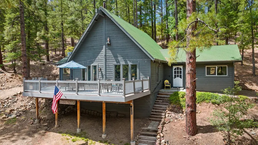 Cool Pines Cabin - Mountain Getaway Near Lynx Lake - Image 1