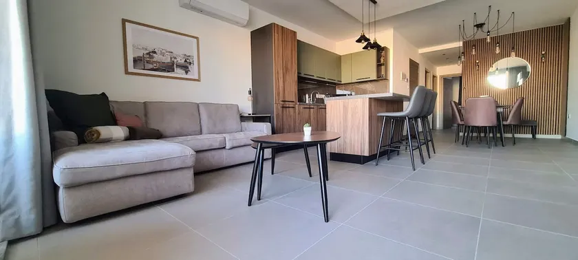 Coze, A home away from home - Image 1