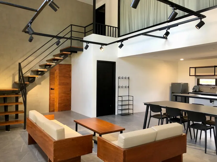 Premier Loft 2 w/ Kitchen,WiFi,Netflix,Pool Access - Image 1