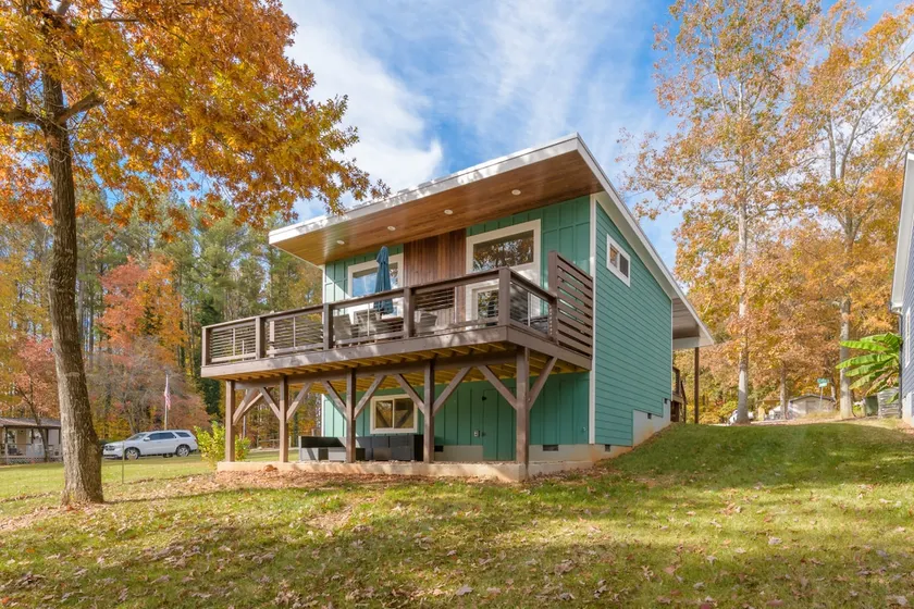 Modern Lake House High Rock Lake - Image 1