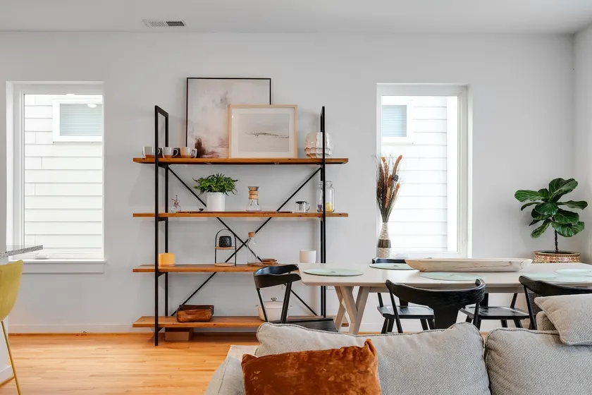 Modern Unit in Historic Old Manchester. - Image 1