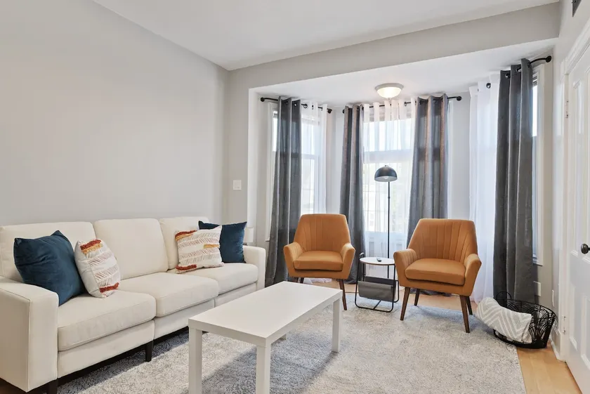 Cozy 2BR Suite Minutes from Major Hospitals - Image 1