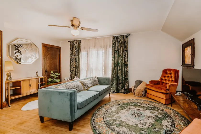 Swan City Cozy Boho in Bay View - Image 1