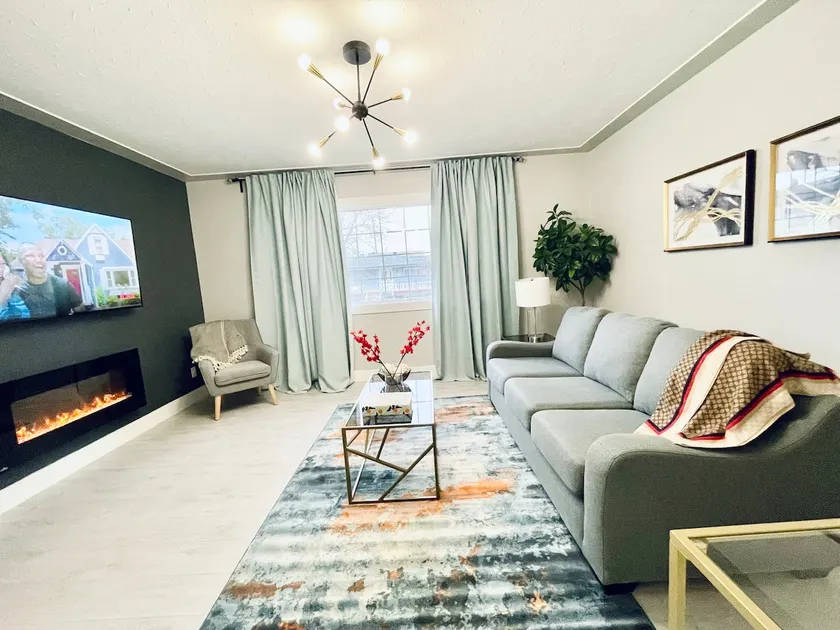 Cozy, Modern and Centrally Located - Image 1