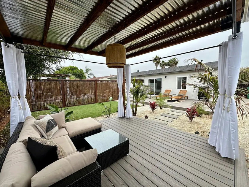 Chic 2 bedroom with spacious backyard + BBQ - Image 1