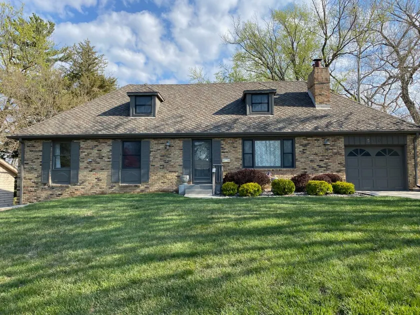Four Bedroom Bellevue Beauty - Image 1