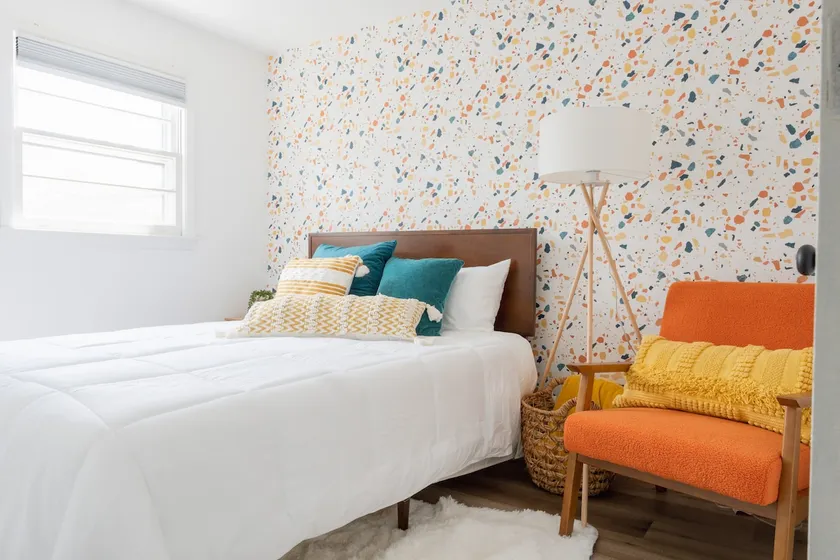 Retro Retreat: 2br home w/ fire pit and no chores! - Image 1