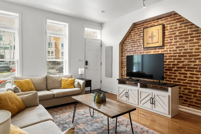 Cozy Baltimore Townhome - Image 1