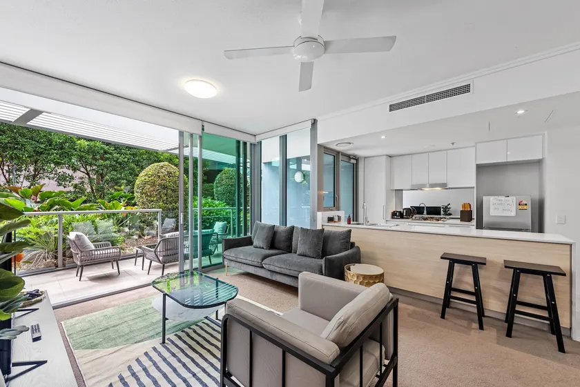 Spacious 2BR Apt w/ Courtyard, Parking & Huge Pool - Image 1