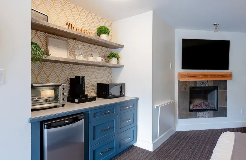 Bayview Studio Suite - Enjoy The Pool & Hot tub - Image 1