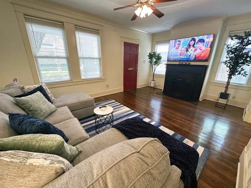 Luxe Townhouse by Overton Square - Image 1