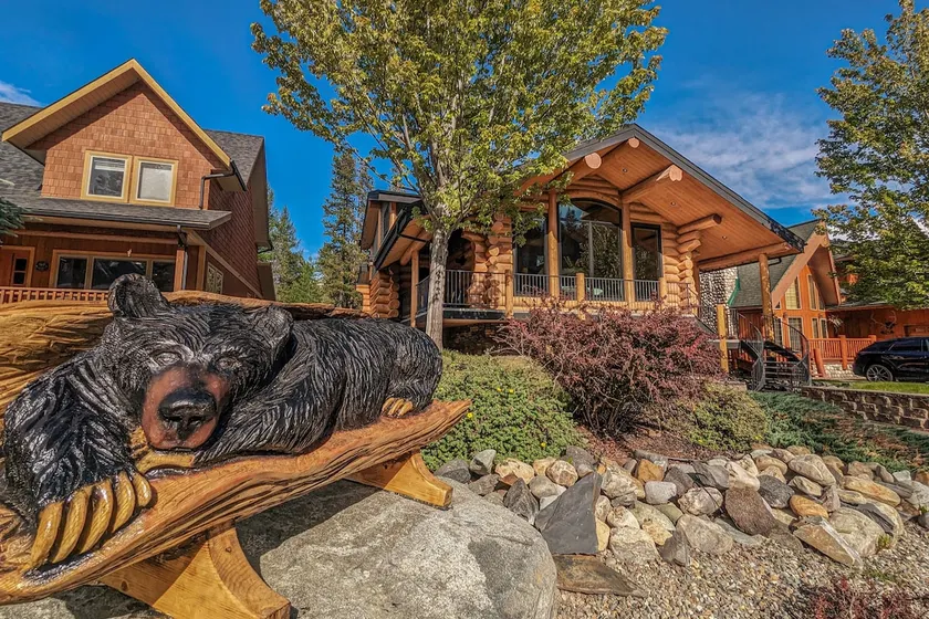 Luxury Log Chalet - Walk to Ski, Golf & Dining - Image 1