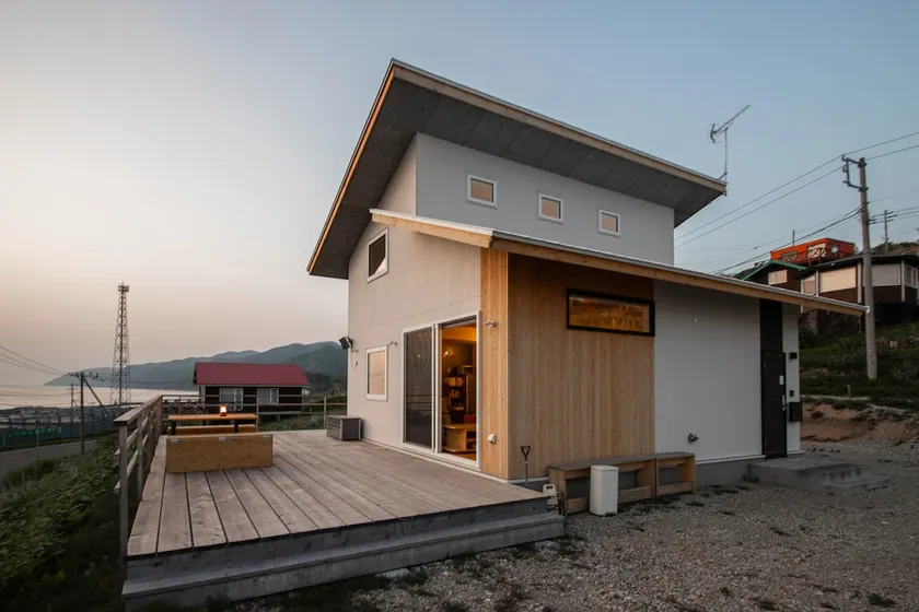 Sunny SIDE HOUSE - Image 1