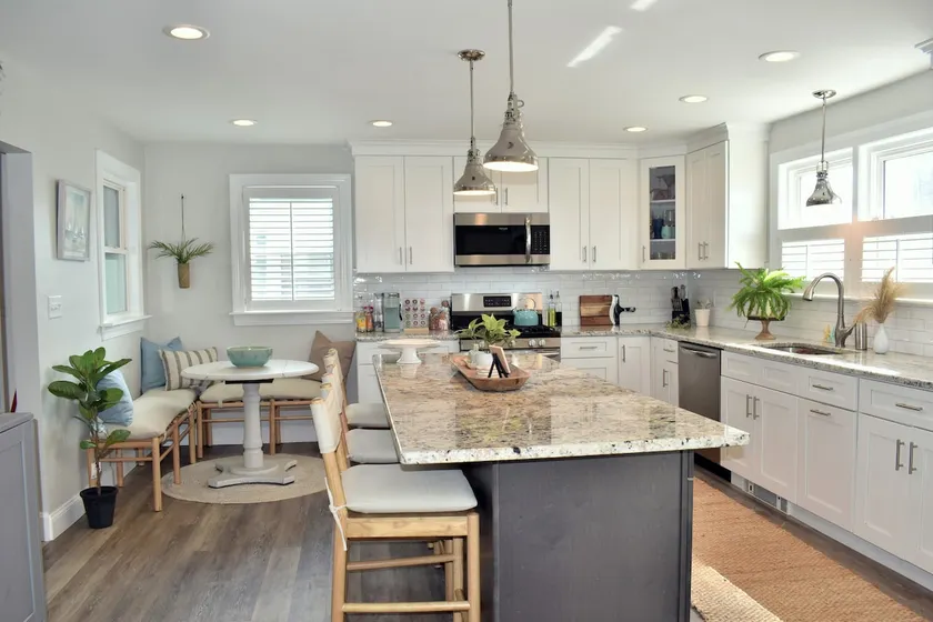 Coastal Cottage Home - Image 1