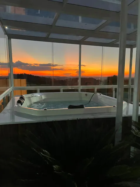 Farmhouse with Jacuzzi + Pool, Perfect for a Family - Image 1