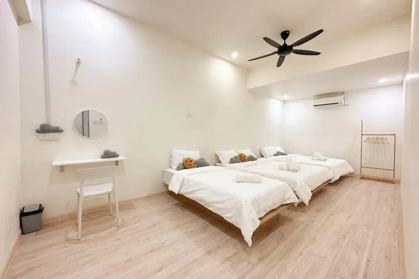 StayCave•3mins walk to Jonker•15pax - Image 1