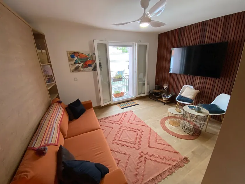 Comfortable and quiet, air conditioning and king size bed - Image 1