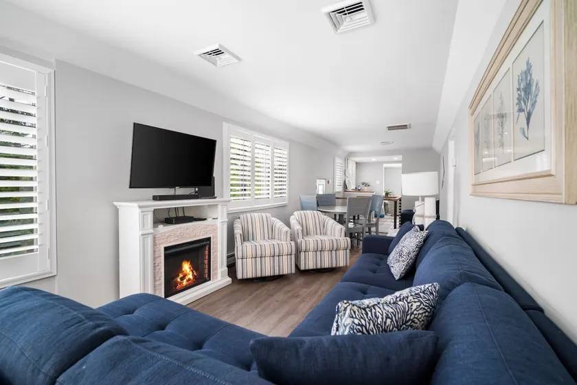 Sea la Vie-Quaint and Updated - Image 1