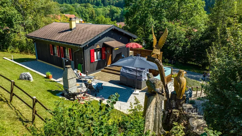 Chalet (Altitude 910) - Image 1