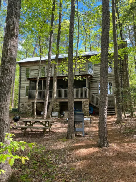 Authentic Log Cabin at the Lake! - Image 1