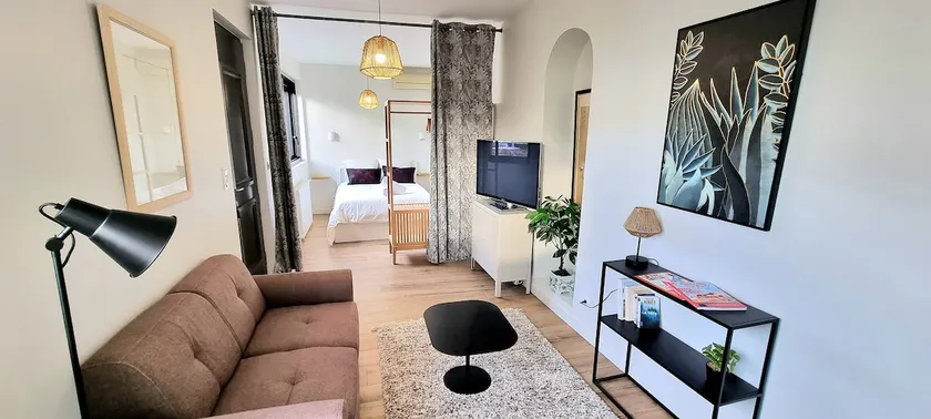 Studio Chic & Garden - Parking - Wifi - TV - Image 1