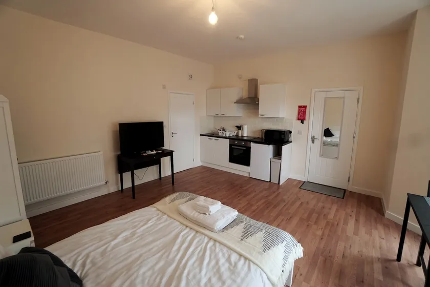 NEW Spacious City Centre Studio - Image 1