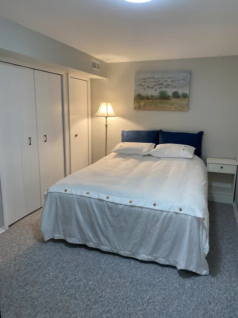 Dee’s Hideaway - Image 1