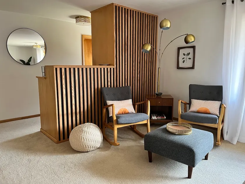 Beautifully styled, Mid Century Modern, family friendly Lake Mills House! - Image 1