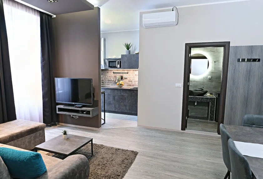 Cozy 2 Bedroom Apartment in the City Center - Image 1