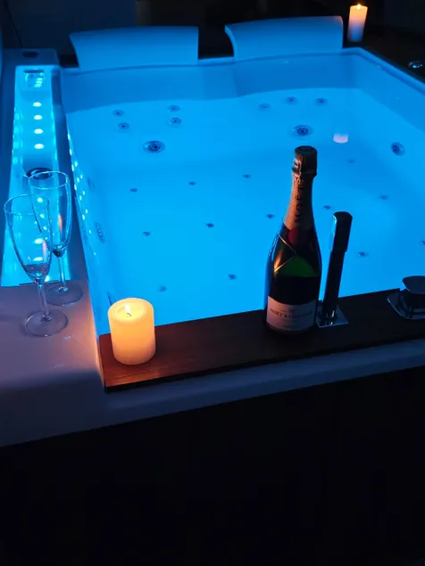 Loft Jacuzzi The ”gites-saintvaleryencaux” moment - Image 1