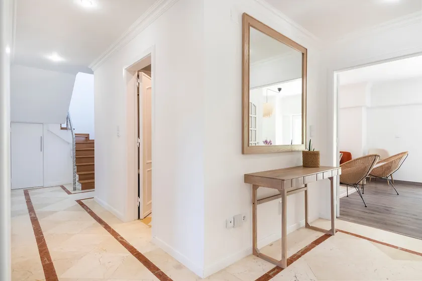 Cascais Duplex Apartment - Image 1
