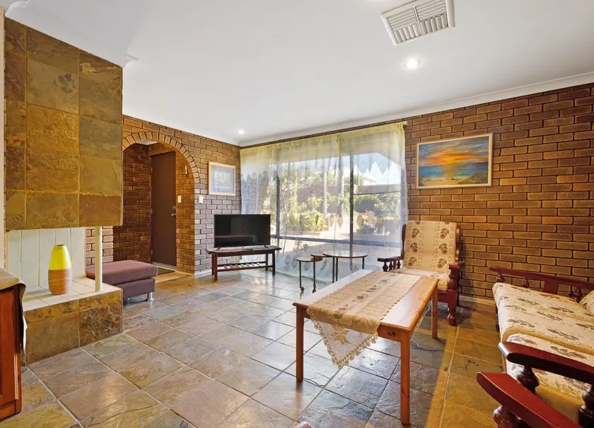 Riverton Retreat with sauna. - Image 1