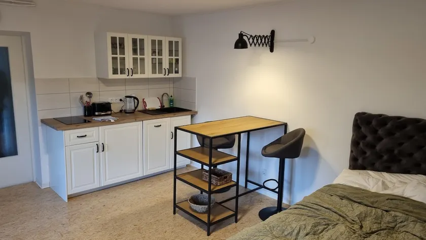 Live in style in a prime location - Image 1