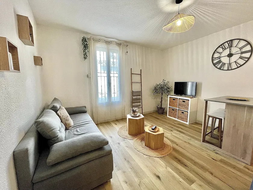 03. Elise's Corner: Cozy Accommodation with Patio! - Image 1