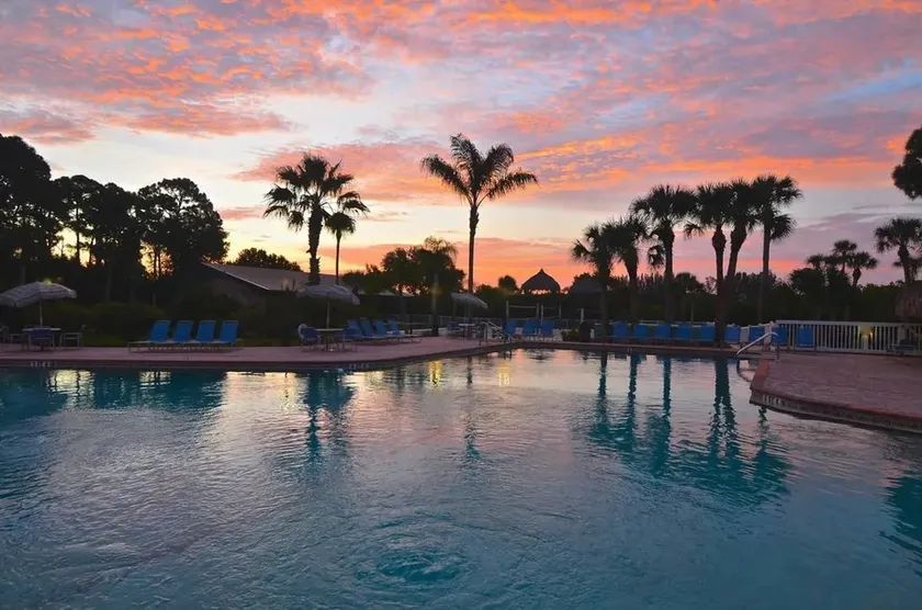 Royal Coachman Resort - bay oasis near beach - Image 1