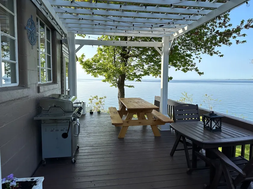 GEORGEous Sanctuary Lake Ontario - Image 1