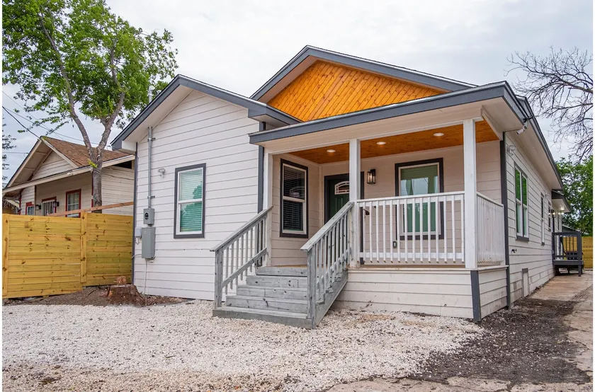 Your Dream Stay 4BR2BA Near Downtown Riverwalk - Image 1