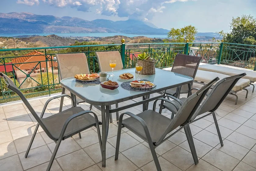 Villa Theano - Family House in Lixouri, Kefalonia - Image 1