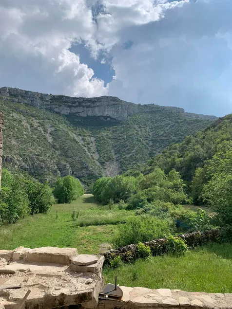 Charming house in Navacelles with breathtaking views - Image 1
