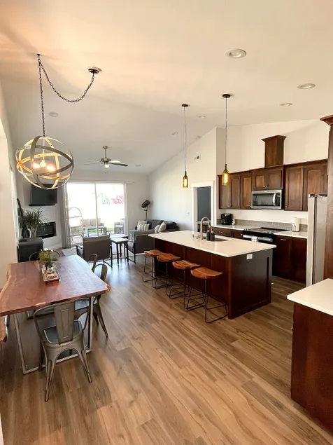 Wine Down the Townhome - Image 1
