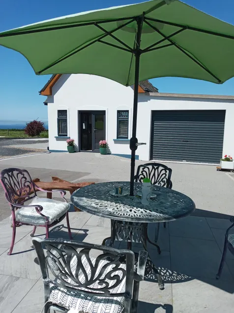 Luxury holiday rental with sea views on the Wild Atlantic Way - Image 1
