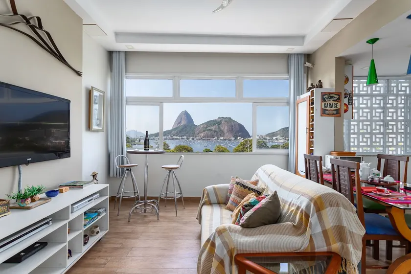 CHARMING APARTMENT ON BOTAFOGO BEACH - Image 1