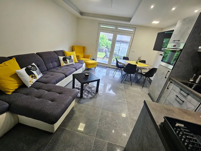 Residence in the Unec area - Image 1