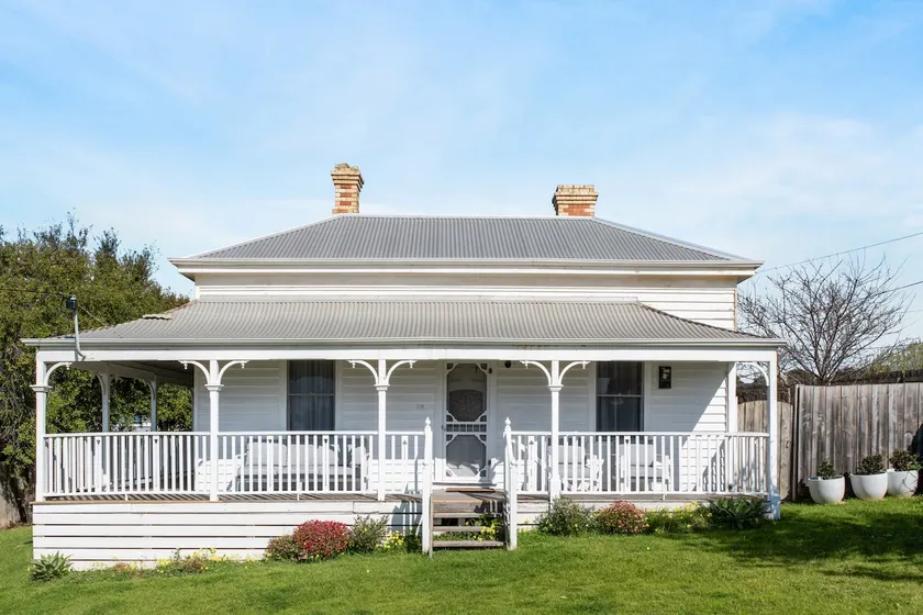 Beautiful Victorian Home With Amazing Views and Centrally Located - Image 1