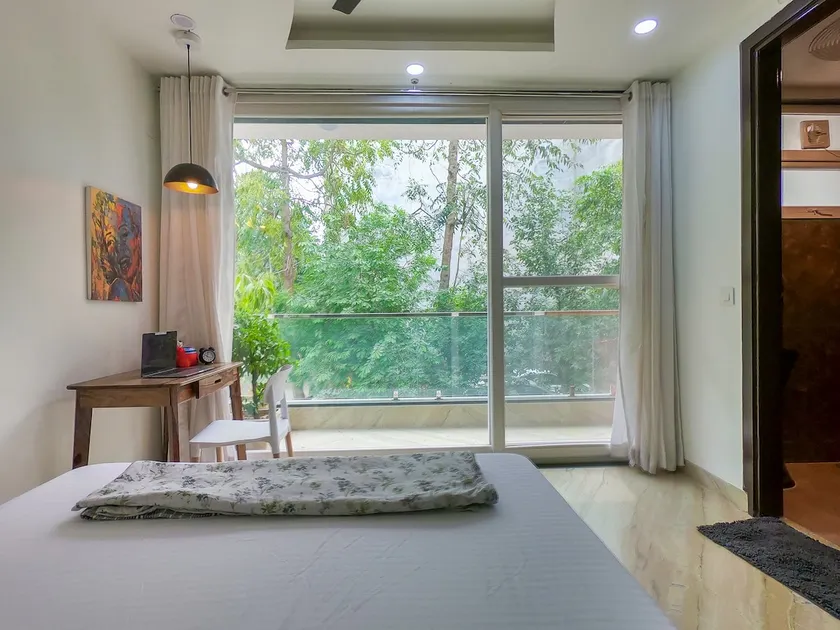 🄋🄌 Modern 2 Bedroom Apartment with Balcony - Image 1